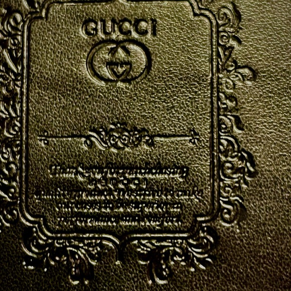 Authentic Gucci Black Leather case with magnetic Closure for IPhone 11Pro Max - Picture 7 of 7